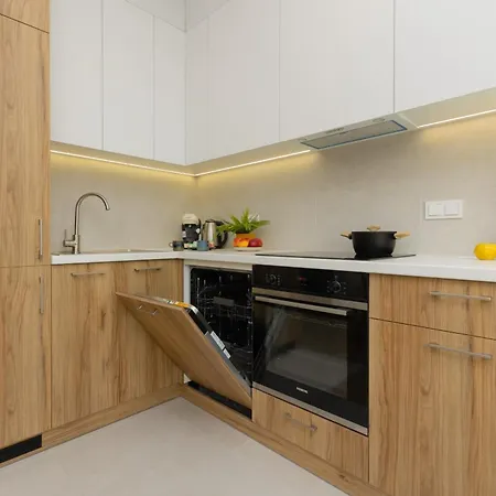 Apartment Stylish Zdziechowskiego With Parking & Office By Renters Warsaw