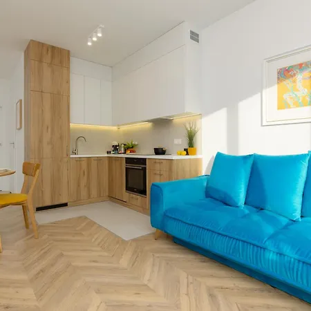 Stylish Zdziechowskiego With Parking & Office By Renters Varşova