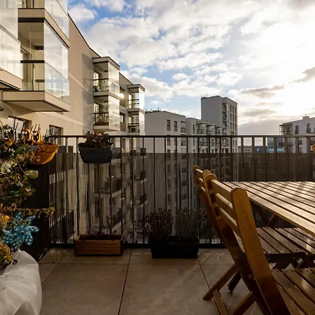 Stylish Zdziechowskiego With Parking & Office By Renters Apartman