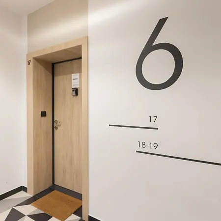 Stylish Zdziechowskiego With Parking & Office By Renters