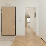 Stylish Zdziechowskiego With Parking & Office By Renters Lejlighed *
